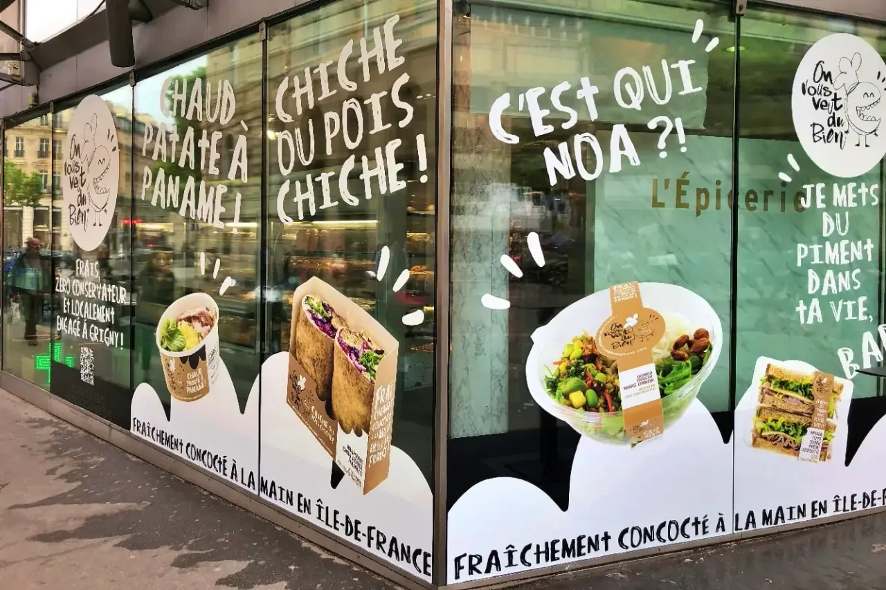 Bar & restaurant, façade en vitrophanie