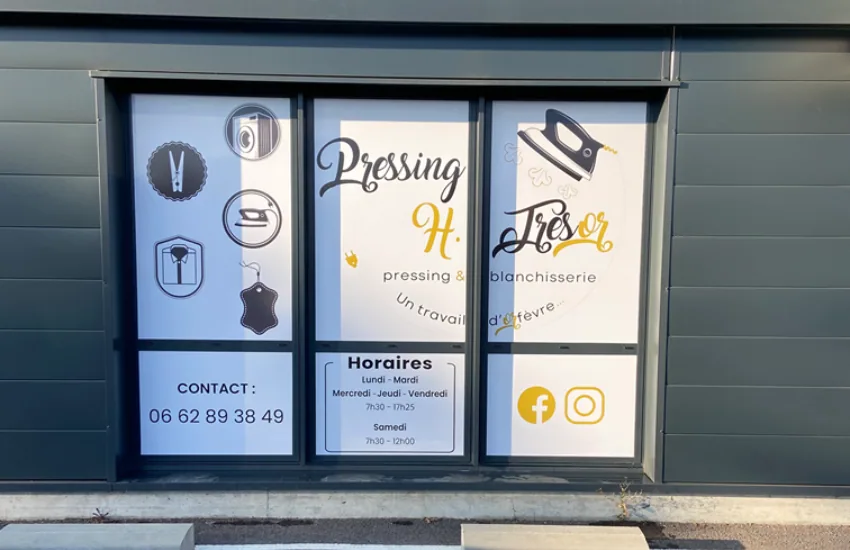 Commerce, vitrine en vitrophanie