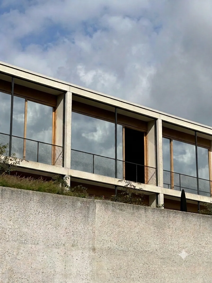 Hôtel, façade en film miroir