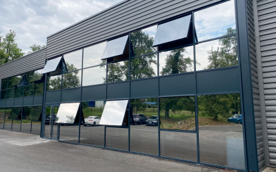 Film miroir sans tain en entreprise : confidentialité, image et confort (sans assombrir vos espaces)